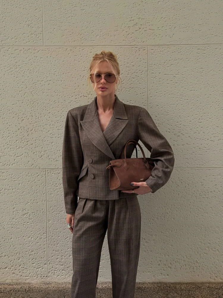 Women Brown Plaid Peak Lapel Long Sleeve Blazer Double Breasted High Waist Pleated Trousers Office Formal Two Piece Suit Outfit
Women Brown Plaid Peak Lapel Long Sleeve Blazer Double Breasted High Waist Pleated Trousers Office Formal Two Piece Suit Outfit