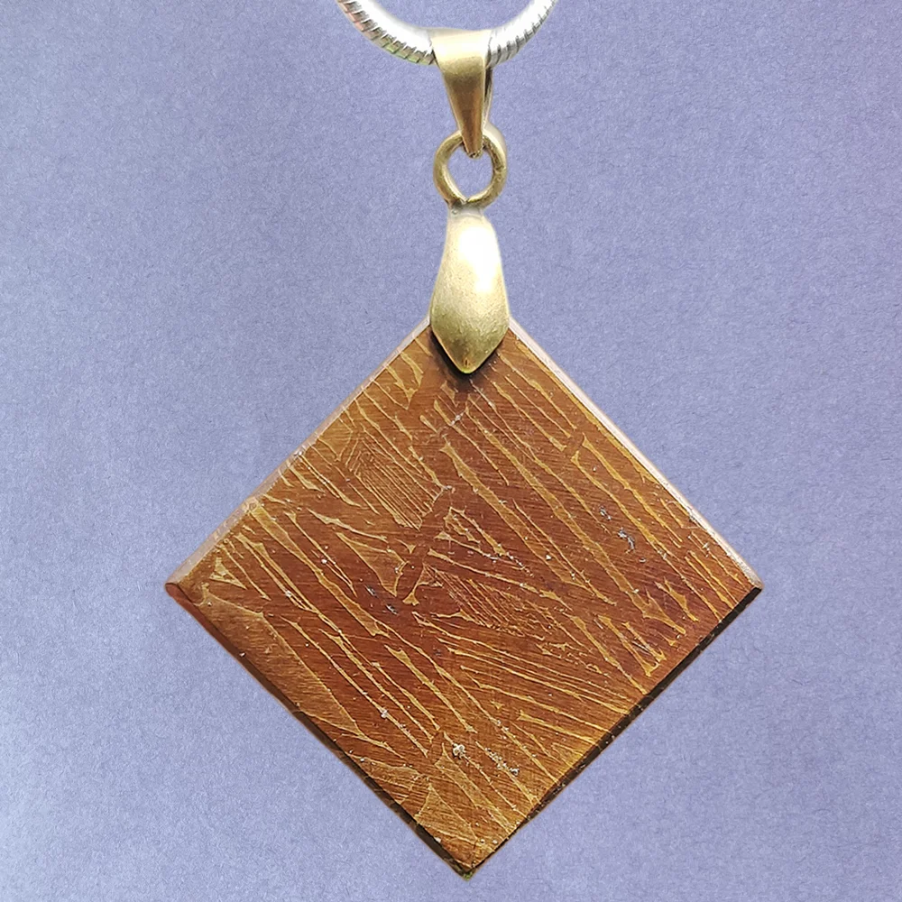 Muonionalusta Iron Meteorite Pendant Natural Meteorite Material Necklace Iron Meteorite Specimen Collection
Muonionalusta Iron Meteorite Pendant Natural Meteorite Material Necklace Iron Meteorite Specimen Collection