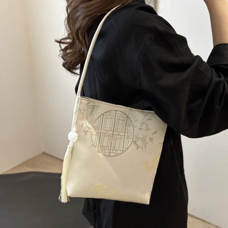 Silk Embroidery New Chinese Style Bag for Women Shoulder Armpit Bag Portable Retro Bucket Bag Средняя Сумка Женская
Silk Embroidery New Chinese Style Bag for Women Shoulder Armpit Bag Portable Retro Bucket Bag Средняя Сумка Женская