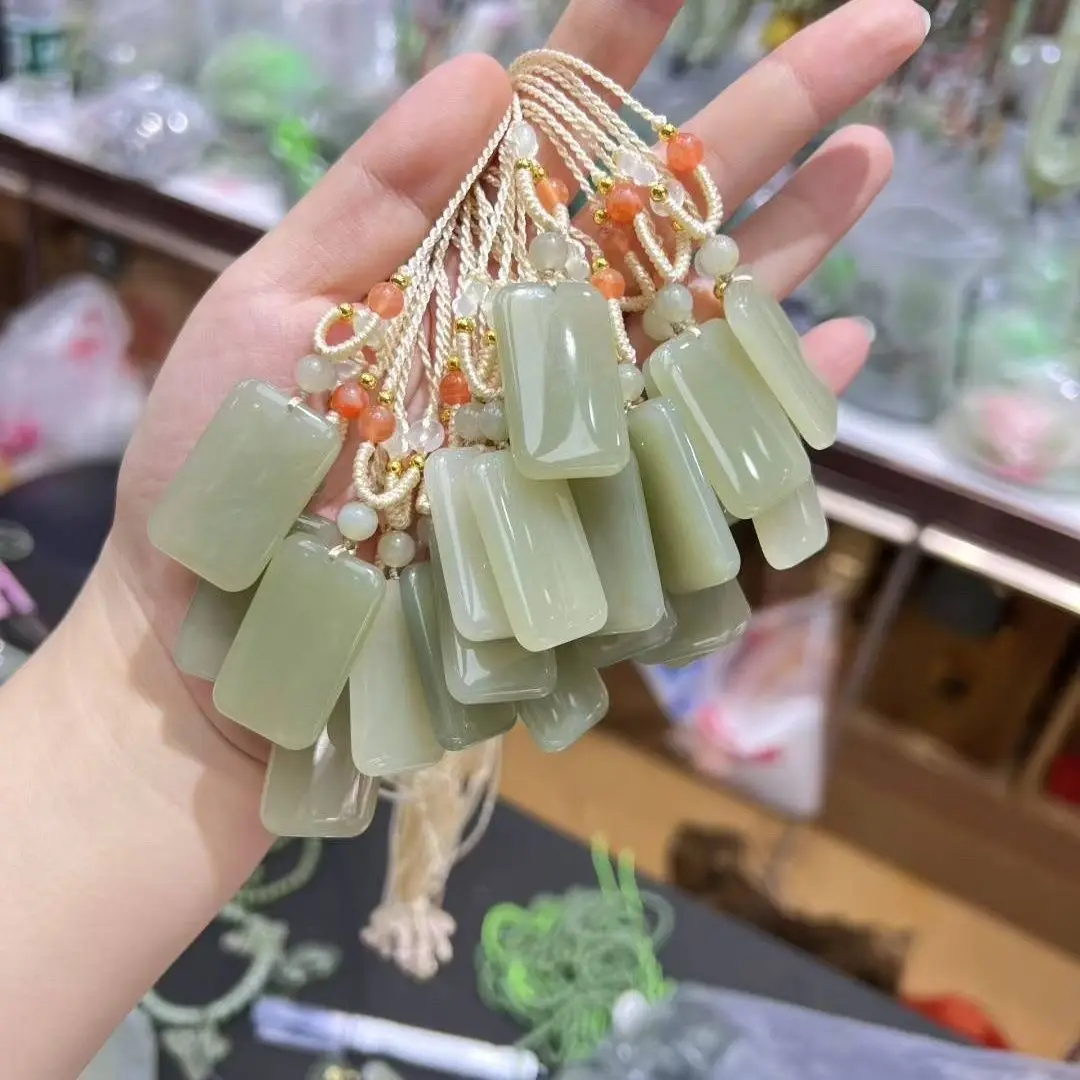 Natural new Hetian jade no matter brand pendant, hand-woven necklace rope, women's lanyard, simple and fashionable pendant.
Natural new Hetian jade no matter brand pendant, hand-woven necklace rope, women's lanyard, simple and fashionable pendant.