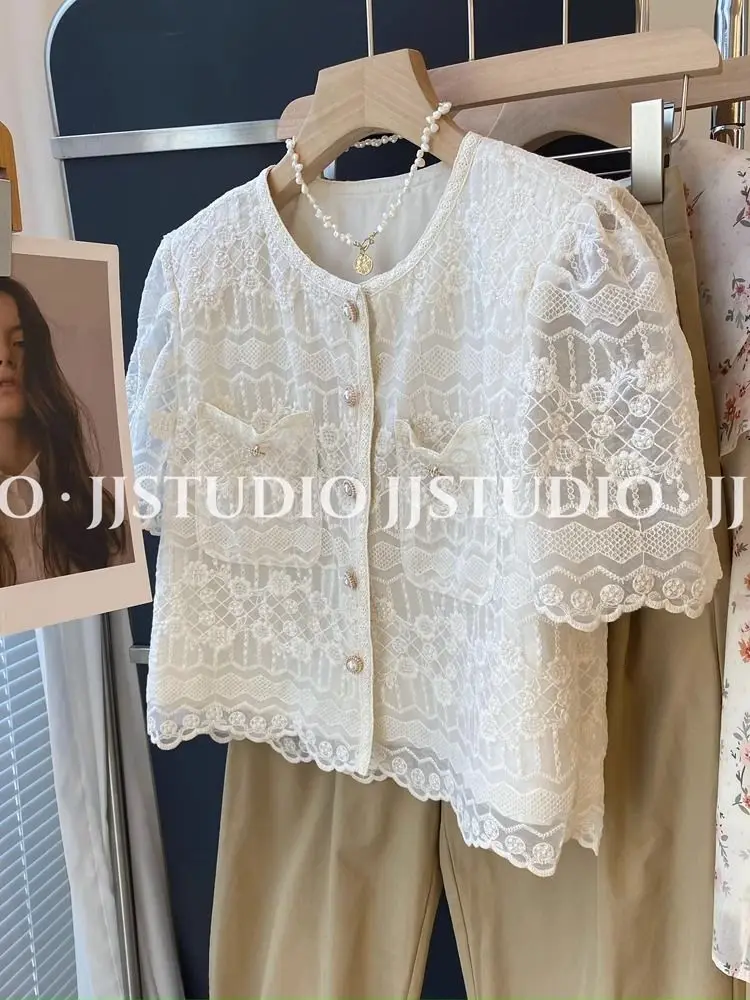 Embroidered Lace Shirt Women's Short Sleeved 2025 Summer New Style Temperament Short Style Single Breasted Top
Embroidered Lace Shirt Women's Short Sleeved 2025 Summer New Style Temperament Short Style Single Breasted Top