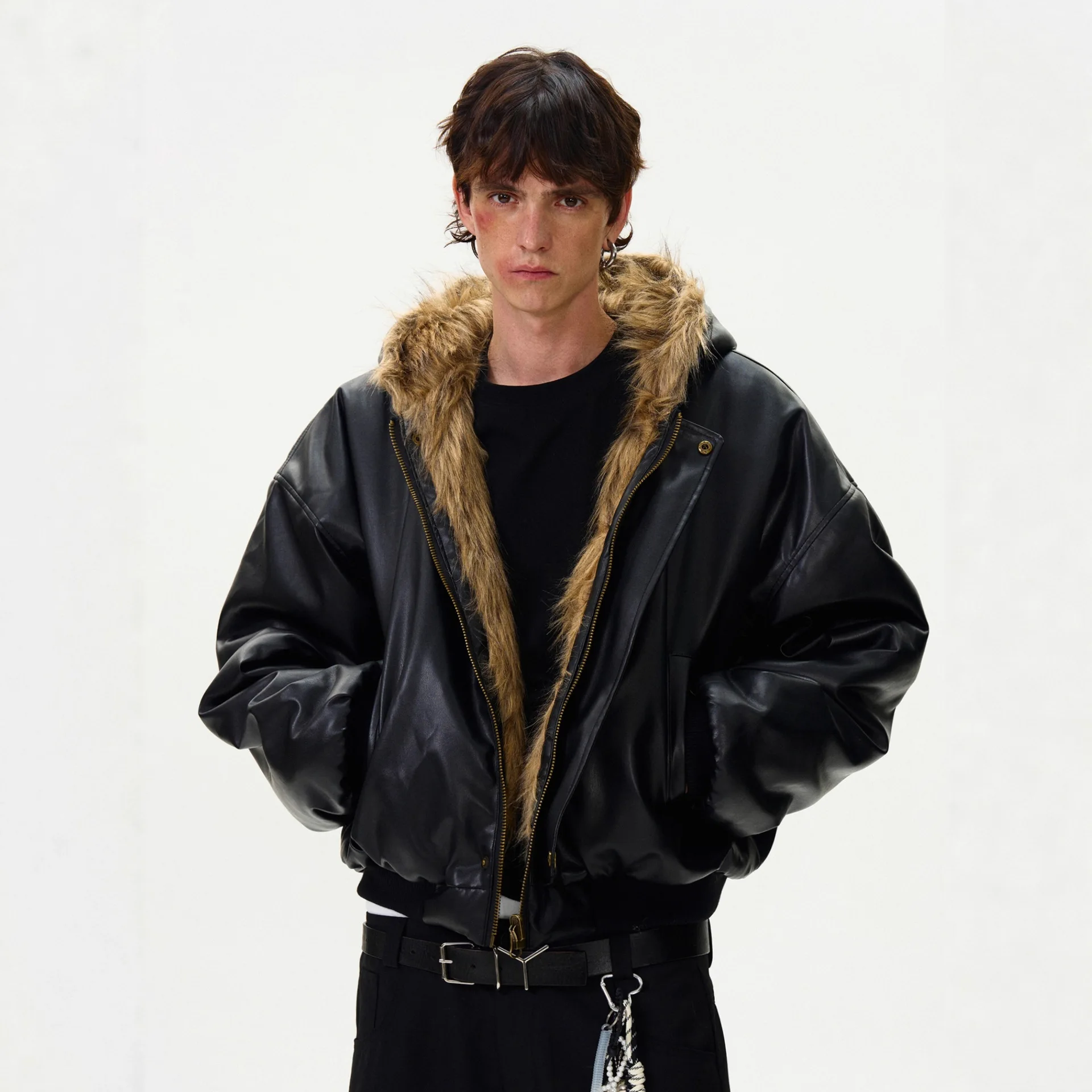 Двусторонняя утепленная куртка из искусственной кожи с мехом, мужская зимняя верхняя одежда
Двусторонняя утепленная куртка из искусственной кожи с мехом, мужская зимняя верхняя одежда