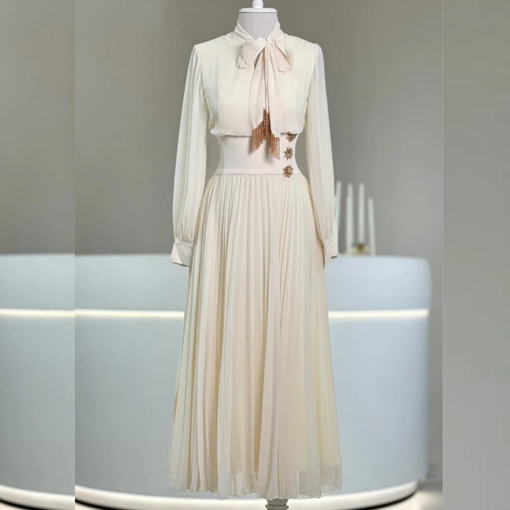 Customized Exquisite Chiffon Sequined Pleat Bow A-line High Collar Midi Dresses Bespoke Occasion Matching
Customized Exquisite Chiffon Sequined Pleat Bow A-line High Collar Midi Dresses Bespoke Occasion Matching