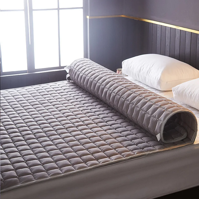 Мягкий и приятный для кожи стеганый матрас с эластичным и антибактериальным чехлом для матраса, тонкий матрас безшума
Мягкий и приятный для кожи стеганый матрас с эластичным и антибактериальным чехлом для матраса, тонкий матрас безшума