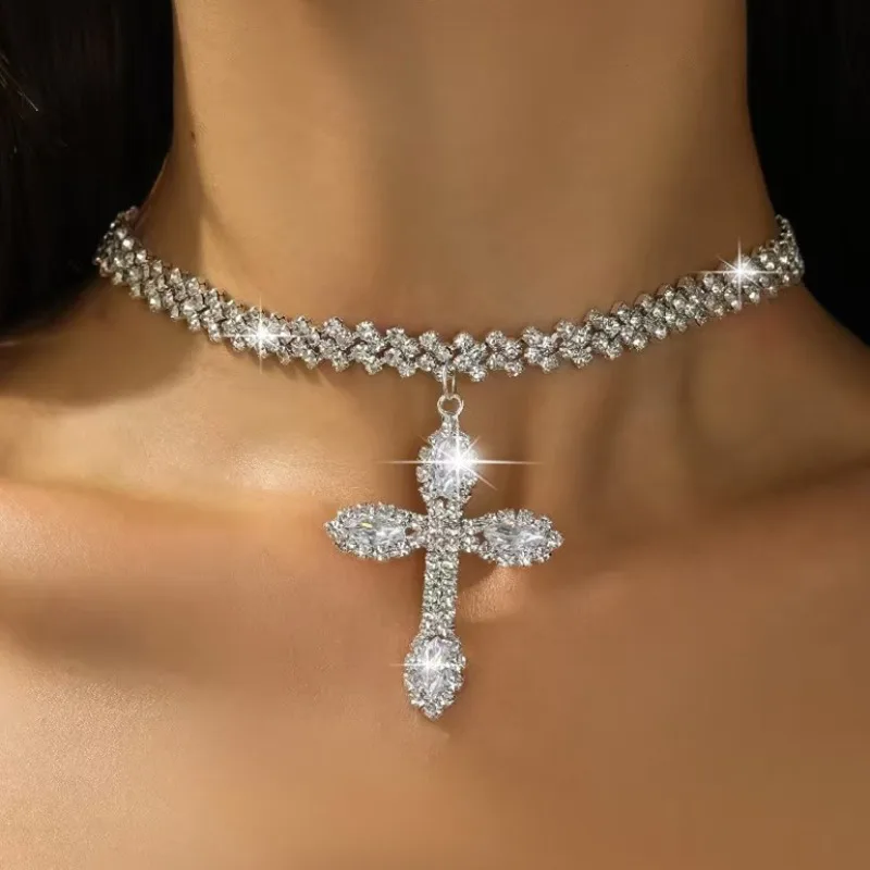 Sparkling Cross Full Diamond Collarbone Chain | Adjustable Length Banquet Daily Eye-catching Accessory
Sparkling Cross Full Diamond Collarbone Chain | Adjustable Length Banquet Daily Eye-catching Accessory
