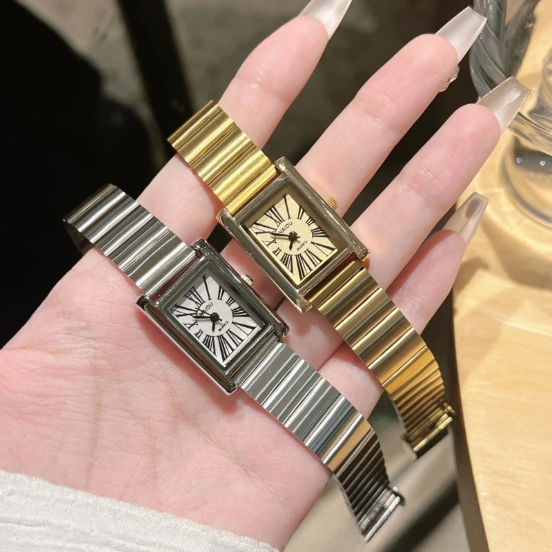 Женские кварцевые часы с квадратным циферблатом в римском стиле, минималистичные, со стальным ремешком, подарок для женщин, дропшиппинг, Relógio Feminino
Женские кварцевые часы с квадратным циферблатом в римском стиле, минималистичные, со стальным ремешком, подарок для женщин, дропшиппинг, Relógio Feminino
