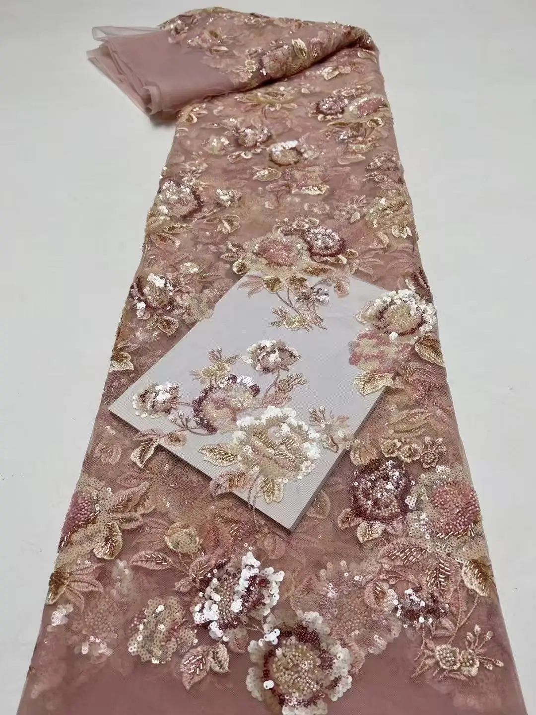 2025 Fashion French Embroidery Beaded Lace Fabric African Nigerian With Sequins Lace Fabric For Wedding Dress
2025 Fashion French Embroidery Beaded Lace Fabric African Nigerian With Sequins Lace Fabric For Wedding Dress