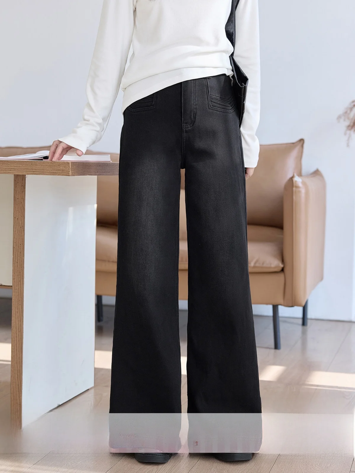High Waist Fleece Lined Washed Denim Jeans Women's Winter Slimming Micro Flared Pants Commute Style Button Closure Daily Wear
High Waist Fleece Lined Washed Denim Jeans Women's Winter Slimming Micro Flared Pants Commute Style Button Closure Daily Wear
