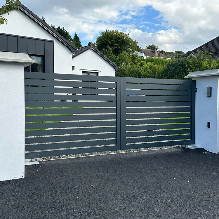 Настройка Новый дизайн Раздвижные главные ворота Заводской дизайн Вход во дворе Алюминиевый дом Основные автоматические ворота
Настройка Новый дизайн Раздвижные главные ворота Заводской дизайн Вход во дворе Алюминиевый дом Основные автоматические ворота
