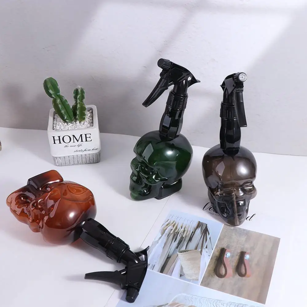 Skull Head Design Hairdressing Spray Bottle Large Capacity Water Sprayer Mist Watering Can Hair Styling Retro Refillable Bottles
Skull Head Design Hairdressing Spray Bottle Large Capacity Water Sprayer Mist Watering Can Hair Styling Retro Refillable Bottles