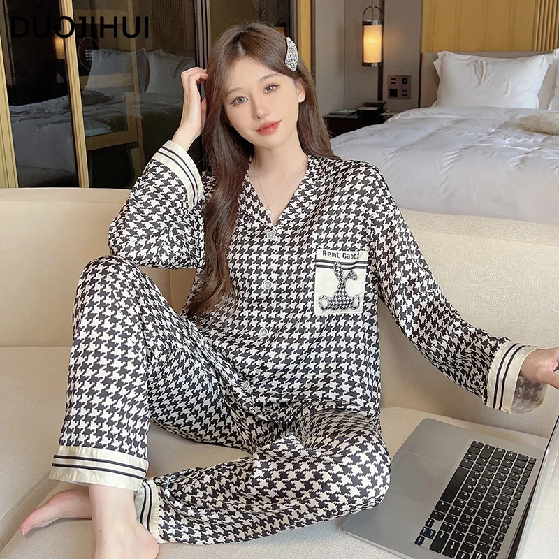 DUOJIHUI Loose Casual Classic Printing Women's Pajamas Set Korean Stylesweet Cardigan Simple Pant Autumn Female Sleepwear Set
DUOJIHUI Loose Casual Classic Printing Women's Pajamas Set Korean Stylesweet Cardigan Simple Pant Autumn Female Sleepwear Set