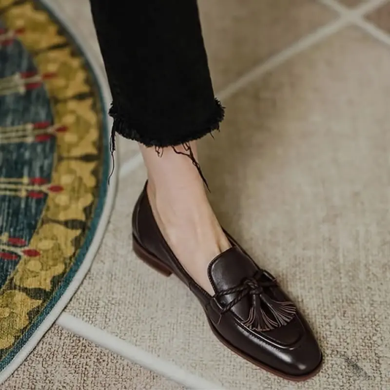 Retro British Style Square Head Women's Loafers Shoes 2022 Summer New Style Tassel Comfortable Single Shoes Women Brown Shoes
Retro British Style Square Head Women's Loafers Shoes 2022 Summer New Style Tassel Comfortable Single Shoes Women Brown Shoes