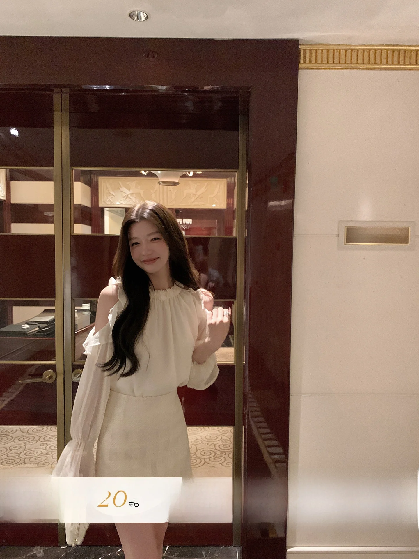 YOLI Yang You Li round Neck Chiffon Shirt Women's Casual Commute Spring Elegant Style off Shoulder Top Peach Color
YOLI Yang You Li round Neck Chiffon Shirt Women's Casual Commute Spring Elegant Style off Shoulder Top Peach Color