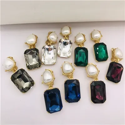 Vintage Do Old Elegant Shaped Pearl Crystal Ear Clip No Ear Holes Jewelry For Woman Trend
Vintage Do Old Elegant Shaped Pearl Crystal Ear Clip No Ear Holes Jewelry For Woman Trend