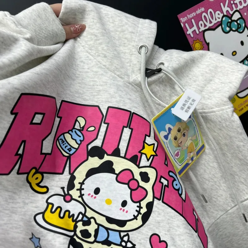Свитшот с капюшоном Hello Kitty, милый мультяшный рисунок, новый тренд, Свободная Повседневная Толстовка, Корейская версия, милые пуловеры для девочек
Свитшот с капюшоном Hello Kitty, милый мультяшный рисунок, новый тренд, Свободная Повседневная Толстовка, Корейская версия, милые пуловеры для девочек