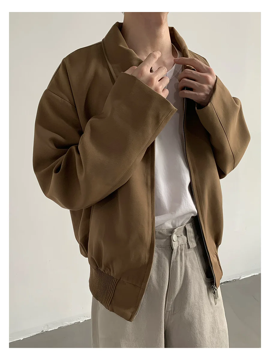 TRSYPHXM 2024 autumn and winter new high-end jacket with shoulder pads, loose solid color lapel, black short jacket
TRSYPHXM 2024 autumn and winter new high-end jacket with shoulder pads, loose solid color lapel, black short jacket
