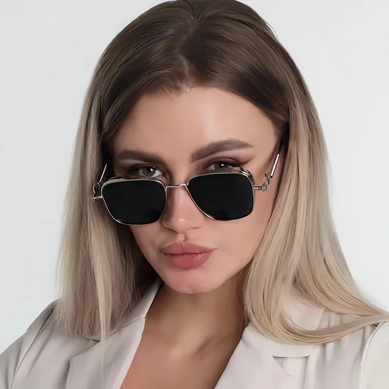 2025 New Square Punk Metal Sunglasses Fashion Trend Retro Sunglasses Personalized Casual Sun Glasses UV 400 Men
2025 New Square Punk Metal Sunglasses Fashion Trend Retro Sunglasses Personalized Casual Sun Glasses UV 400 Men