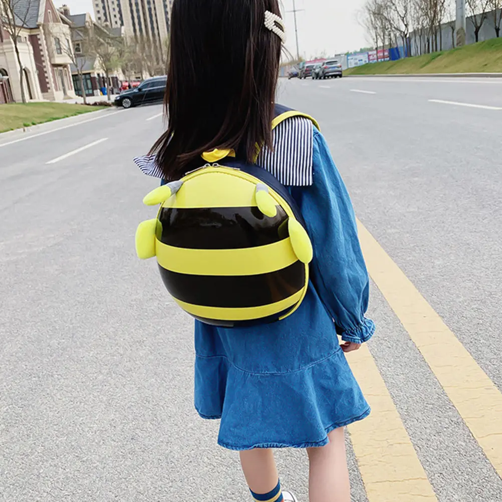 1pc Children Backpack Yellow Bee Shaped Stylish School Bag Moderate Capacity Adjustable Strap Durable Nylon Pvc Student
1pc Children Backpack Yellow Bee Shaped Stylish School Bag Moderate Capacity Adjustable Strap Durable Nylon Pvc Student