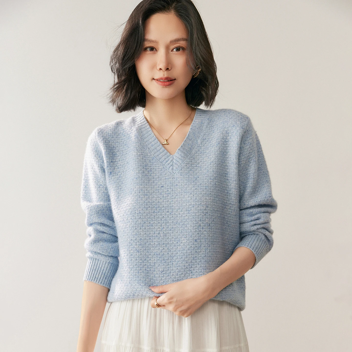 Autumn And Winter New Women's Cashmere Sweater 100% Pure Cashmere V-neck Knitted Pullover Long Sleeved Hot Selling Women's Top
Autumn And Winter New Women's Cashmere Sweater 100% Pure Cashmere V-neck Knitted Pullover Long Sleeved Hot Selling Women's Top