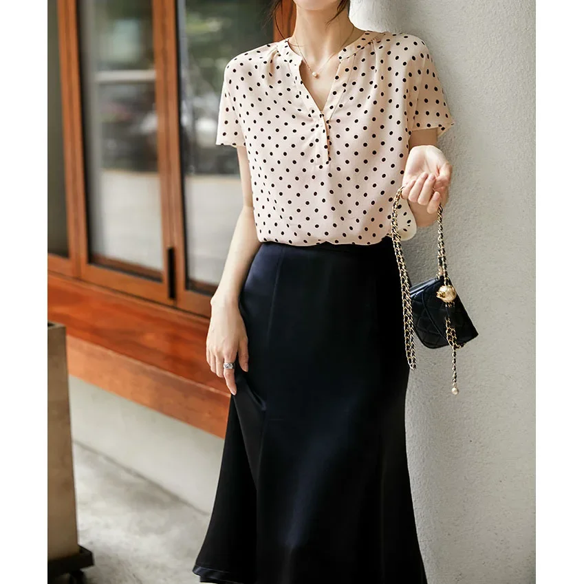 Лето 2025 года, новая изысканная французская ретро-рубашка в горошек, белая шелковая рубашка с темпераментом, женская рубашка
Лето 2025 года, новая изысканная французская ретро-рубашка в горошек, белая шелковая рубашка с темпераментом, женская рубашка