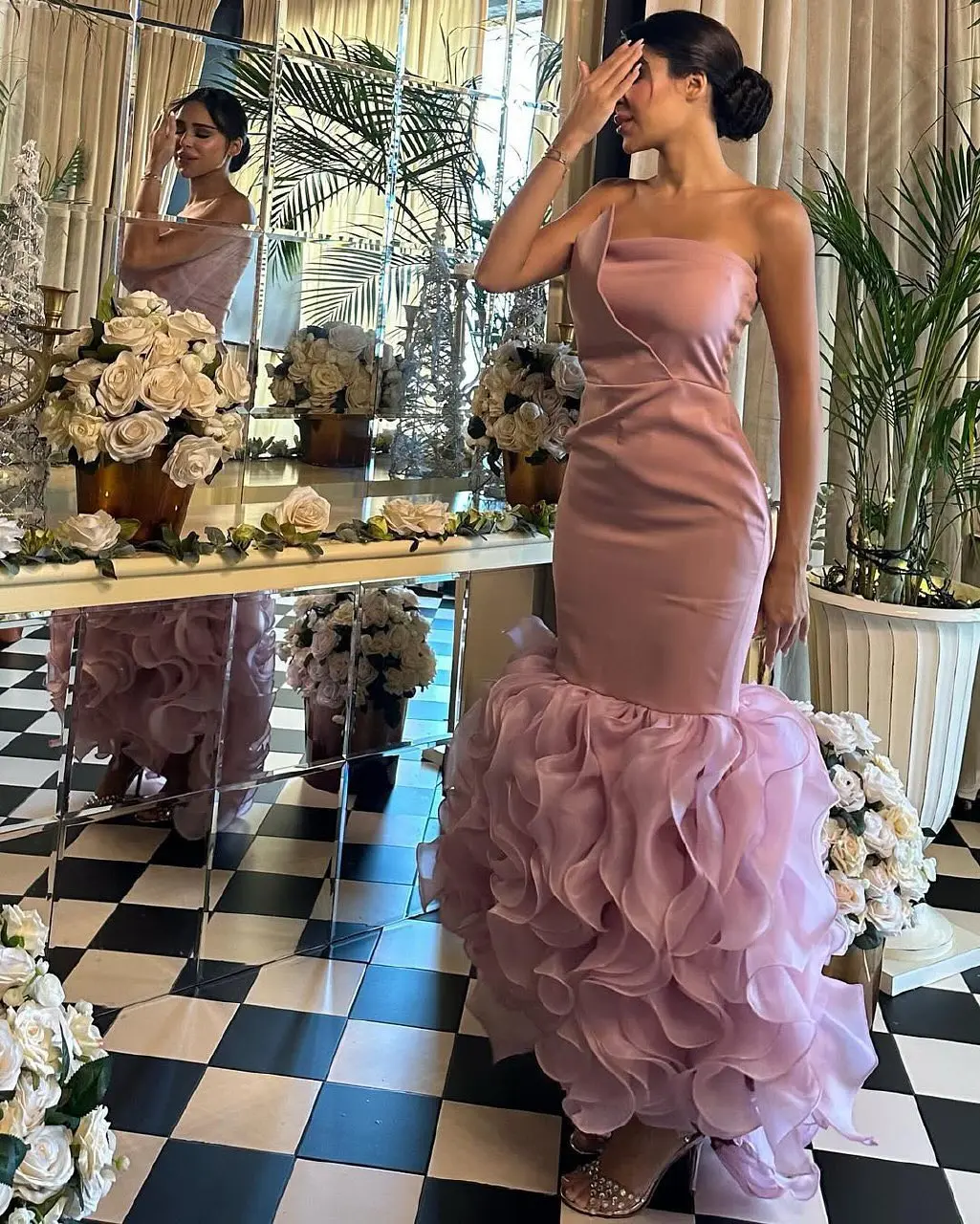 Customized Graceful Strapless Ruffles Evening Dresses Temperament Zipper Back Satin Pleats Vestido De Festa Vestido De Noche
Customized Graceful Strapless Ruffles Evening Dresses Temperament Zipper Back Satin Pleats Vestido De Festa Vestido De Noche