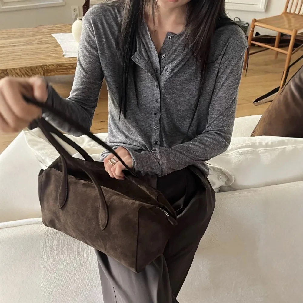 Lazy Wind Urban Simple Suede Matte Retro Pillow Bag Tote Bag Women's 2025 New Large-capacity Commuter Portable Shoulder Bag
Lazy Wind Urban Simple Suede Matte Retro Pillow Bag Tote Bag Women's 2025 New Large-capacity Commuter Portable Shoulder Bag