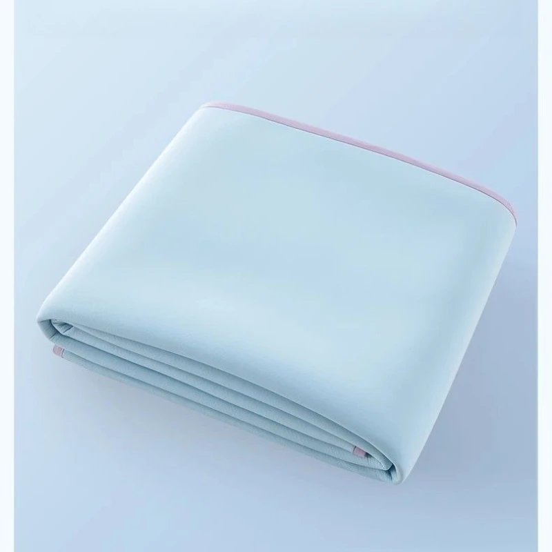 Cool feeling small ice mat can be washed with water, cold feeling maternal and infant grade, foldable in
Cool feeling small ice mat can be washed with water, cold feeling maternal and infant grade, foldable in
