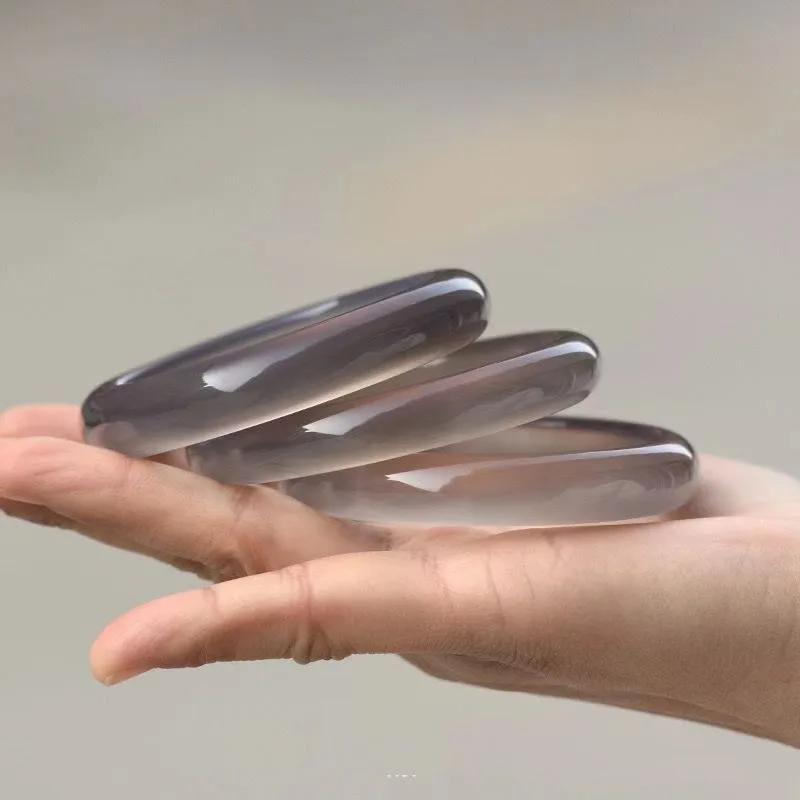 Ice Species Natural Light Gray Agate Chalcedony Jade Bracelet, Classic Fashion Model
Ice Species Natural Light Gray Agate Chalcedony Jade Bracelet, Classic Fashion Model