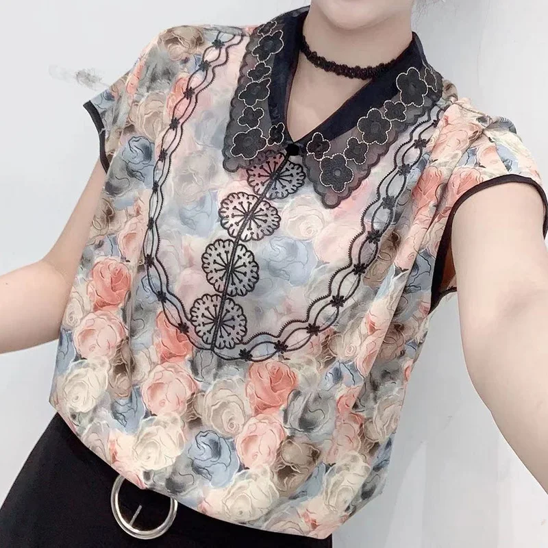 Vintage Floral Printing Short Sleeve Tees Sheer Patchwork Lace Polo-Neck Summer 100% Chiffon Color Block Pullover Women's Tops
Vintage Floral Printing Short Sleeve Tees Sheer Patchwork Lace Polo-Neck Summer 100% Chiffon Color Block Pullover Women's Tops