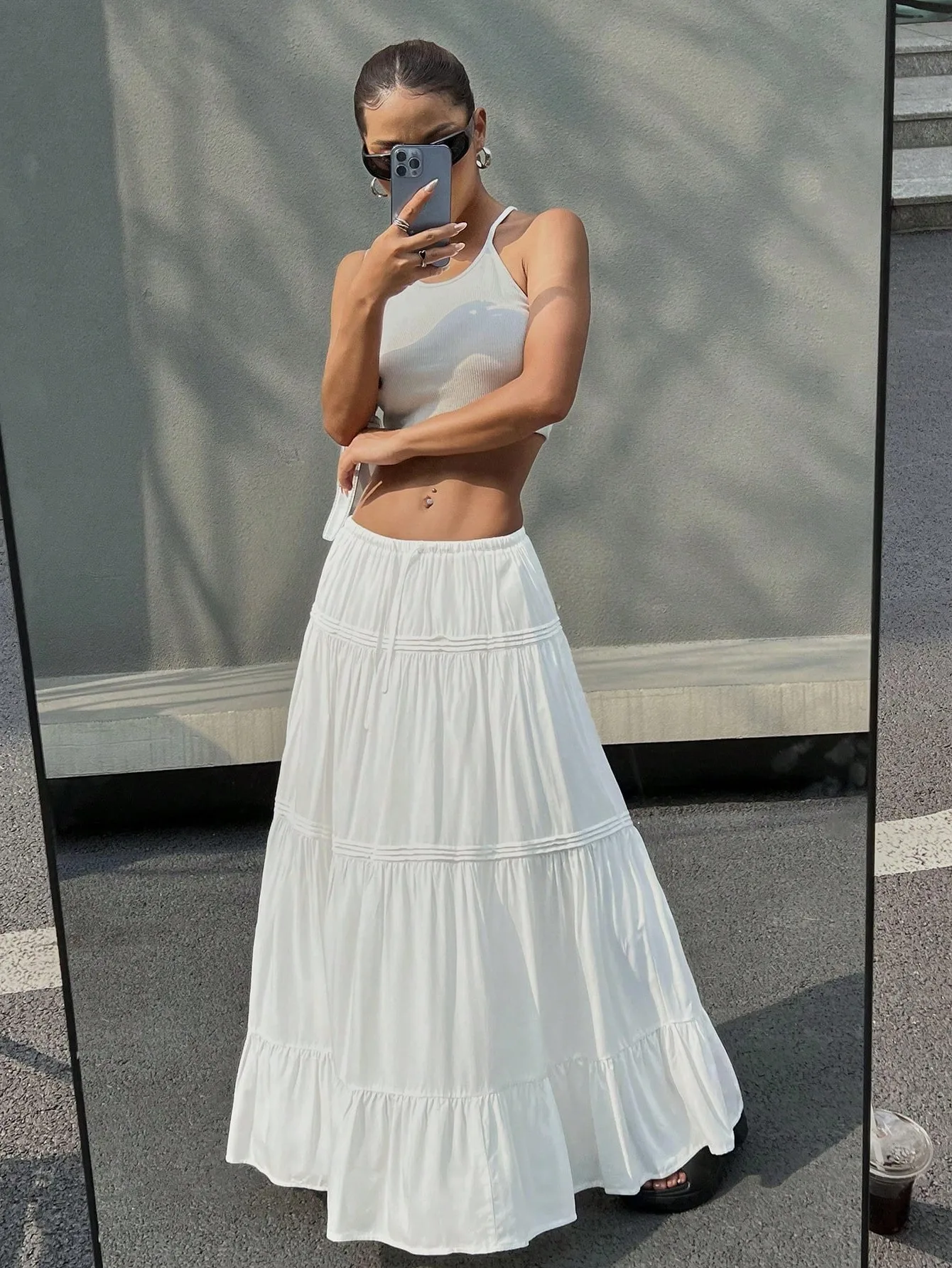 White midi skirt autumn style European and American fashion trend daily high street women's casual daily long skirt versatile
White midi skirt autumn style European and American fashion trend daily high street women's casual daily long skirt versatile