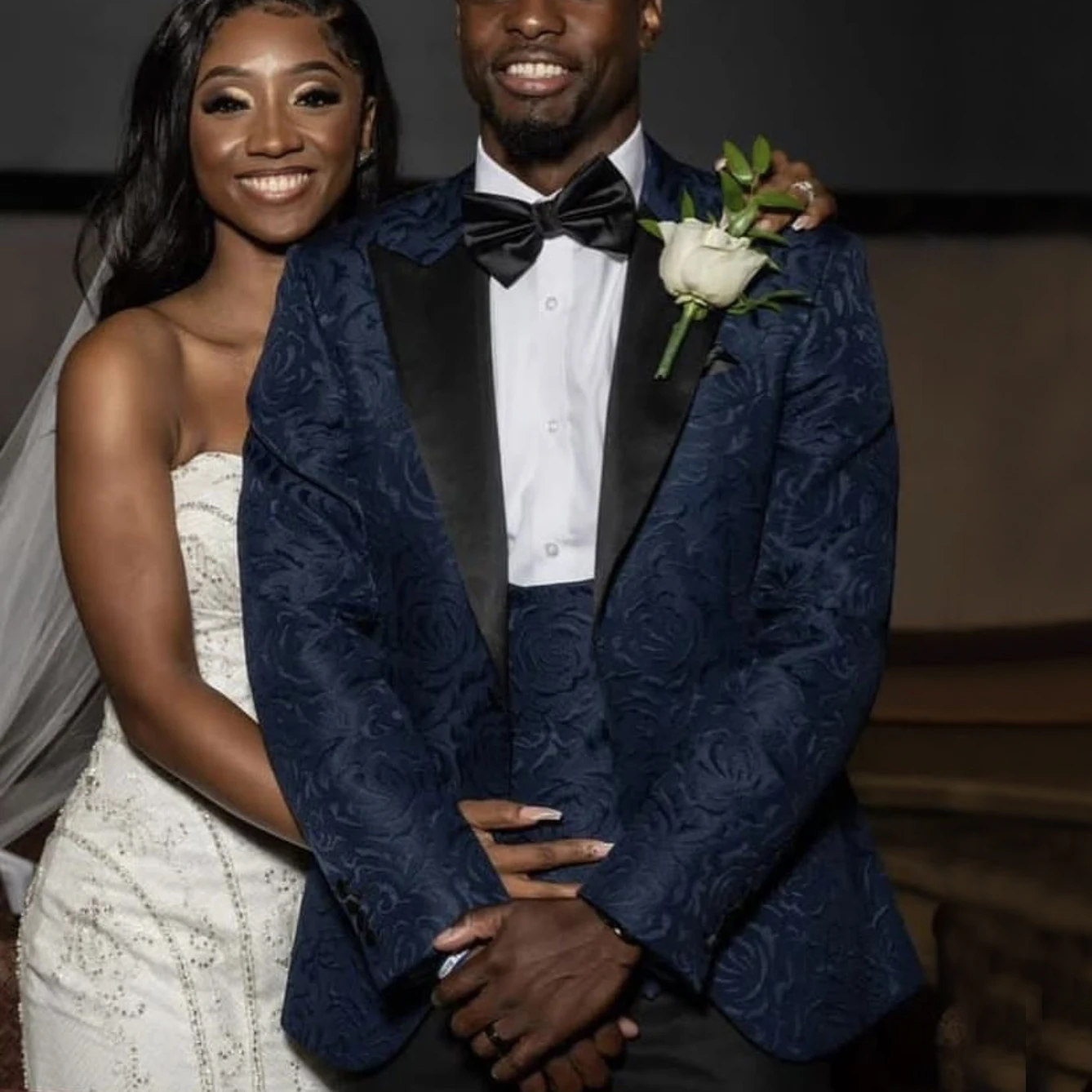 Navy Blue Wedding Tuxedos Mens Groom Suits Slim Fit Bridegroom 3 Pieces Set (Jacket +Vest+Pants ) Groomsmen Formal Business
Navy Blue Wedding Tuxedos Mens Groom Suits Slim Fit Bridegroom 3 Pieces Set (Jacket +Vest+Pants ) Groomsmen Formal Business
