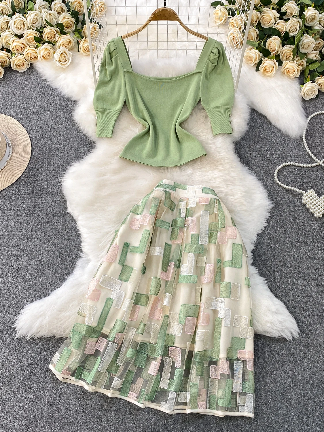 2025 New Square Collar Bubble Sve ort Knitted Top High Waist Slimming Embroidered Me f Skirt Two Piece Set Women's ...
2025 New Square Collar Bubble Sve ort Knitted Top High Waist Slimming Embroidered Me f Skirt Two Piece Set Women's ...