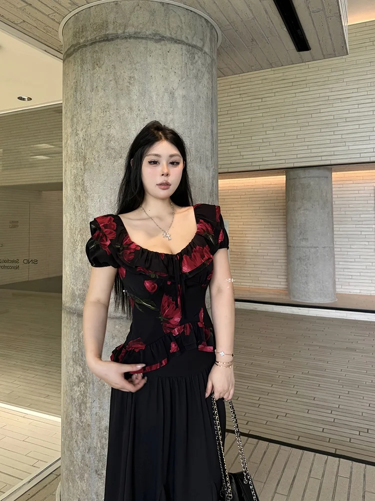 Red Rose irt Square Collar Slimming Women's Faion Summer 2024 Polyester Bubble Sve ort Sve Printed Casual irt
Red Rose irt Square Collar Slimming Women's Faion Summer 2024 Polyester Bubble Sve ort Sve Printed Casual irt