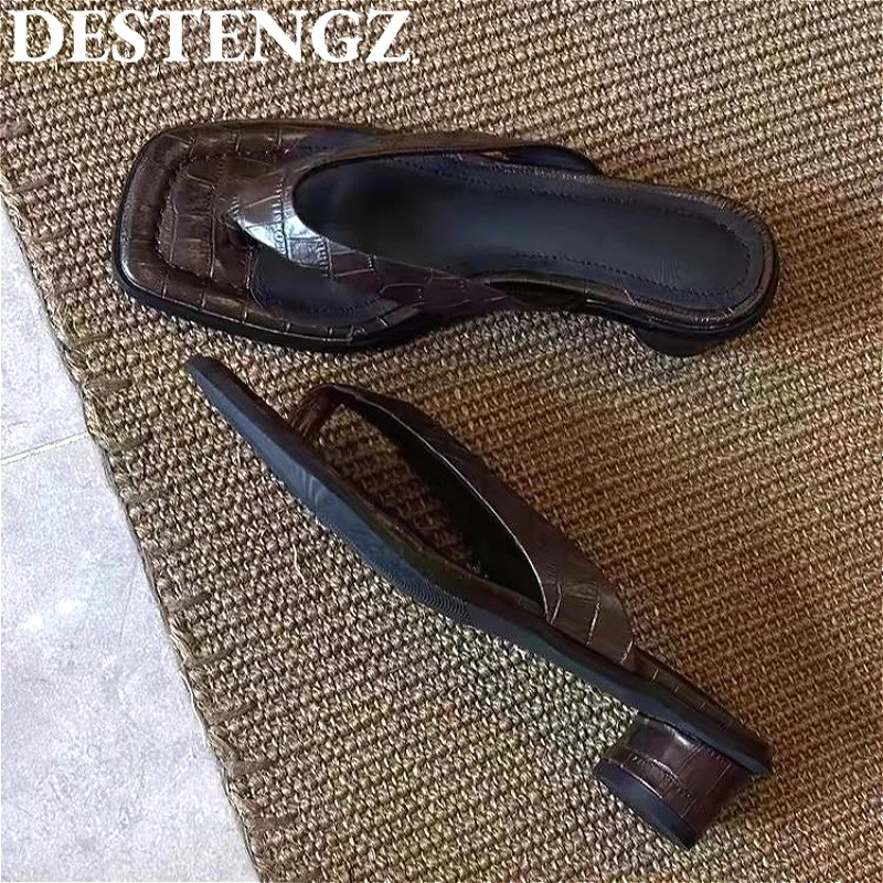 Clip Toe Slippers Women Heeled Sandals Casual Shoes Square Toe Flip Flops Summer 2025 Trend Pumps Chunky Beach Slides Sandalias
Clip Toe Slippers Women Heeled Sandals Casual Shoes Square Toe Flip Flops Summer 2025 Trend Pumps Chunky Beach Slides Sandalias