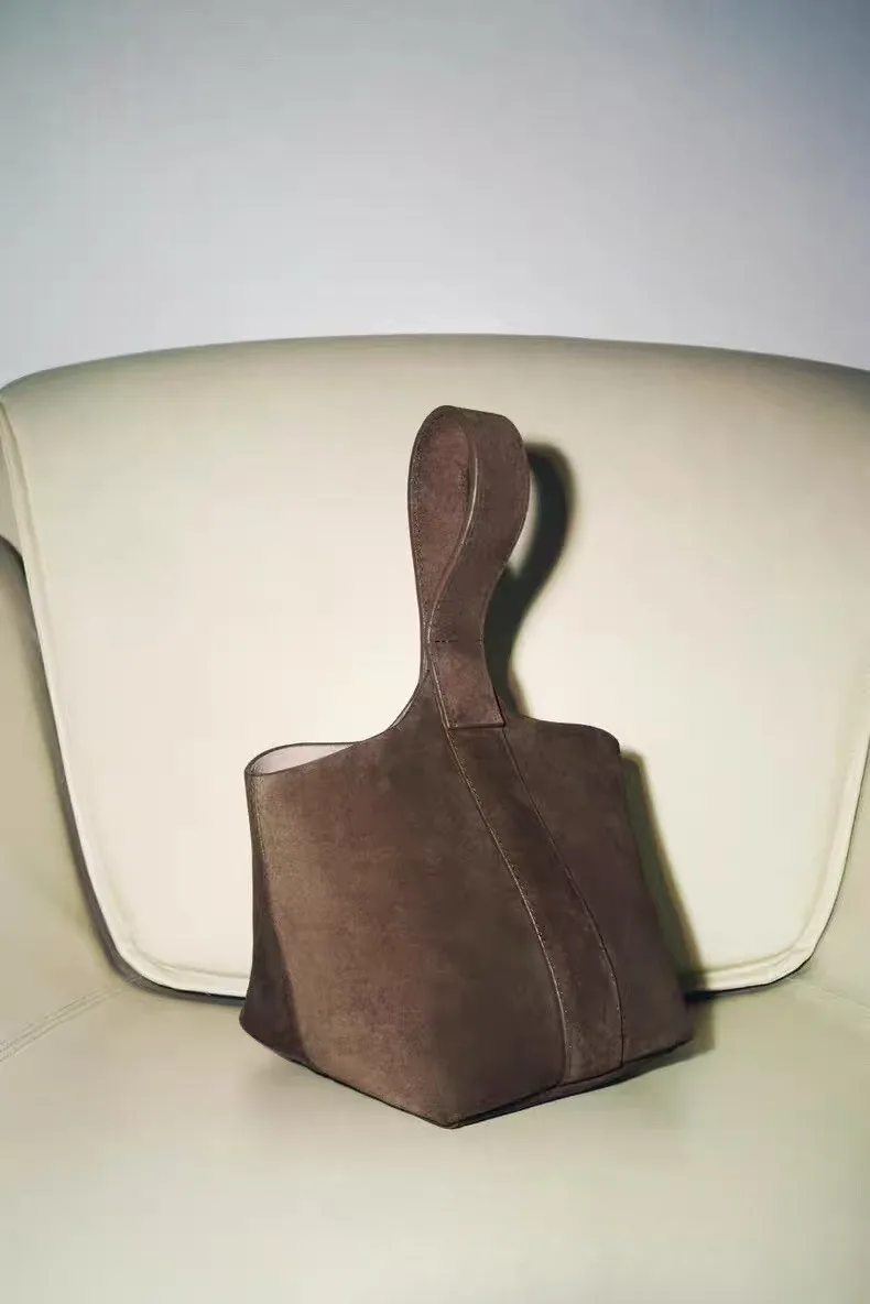 Мини-замшевая сумка-ведро, коричневая, модная, осенне-зимняя, Новое поступление, универсальная сумка, стильный индивидуальный дизайн
Мини-замшевая сумка-ведро, коричневая, модная, осенне-зимняя, Новое поступление, универсальная сумка, стильный индивидуальный дизайн