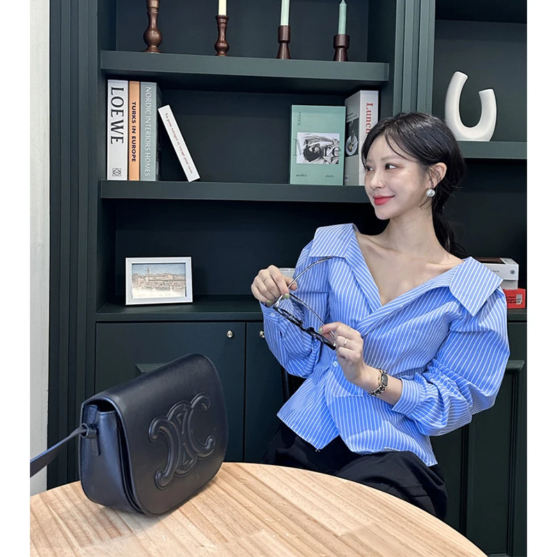 Elegant Striped Shirts Women Fashion Sexy Off Shoulder White Blouses Office Ladies Korean Long Sleeve Design Slim Black Tops New
Elegant Striped Shirts Women Fashion Sexy Off Shoulder White Blouses Office Ladies Korean Long Sleeve Design Slim Black Tops New