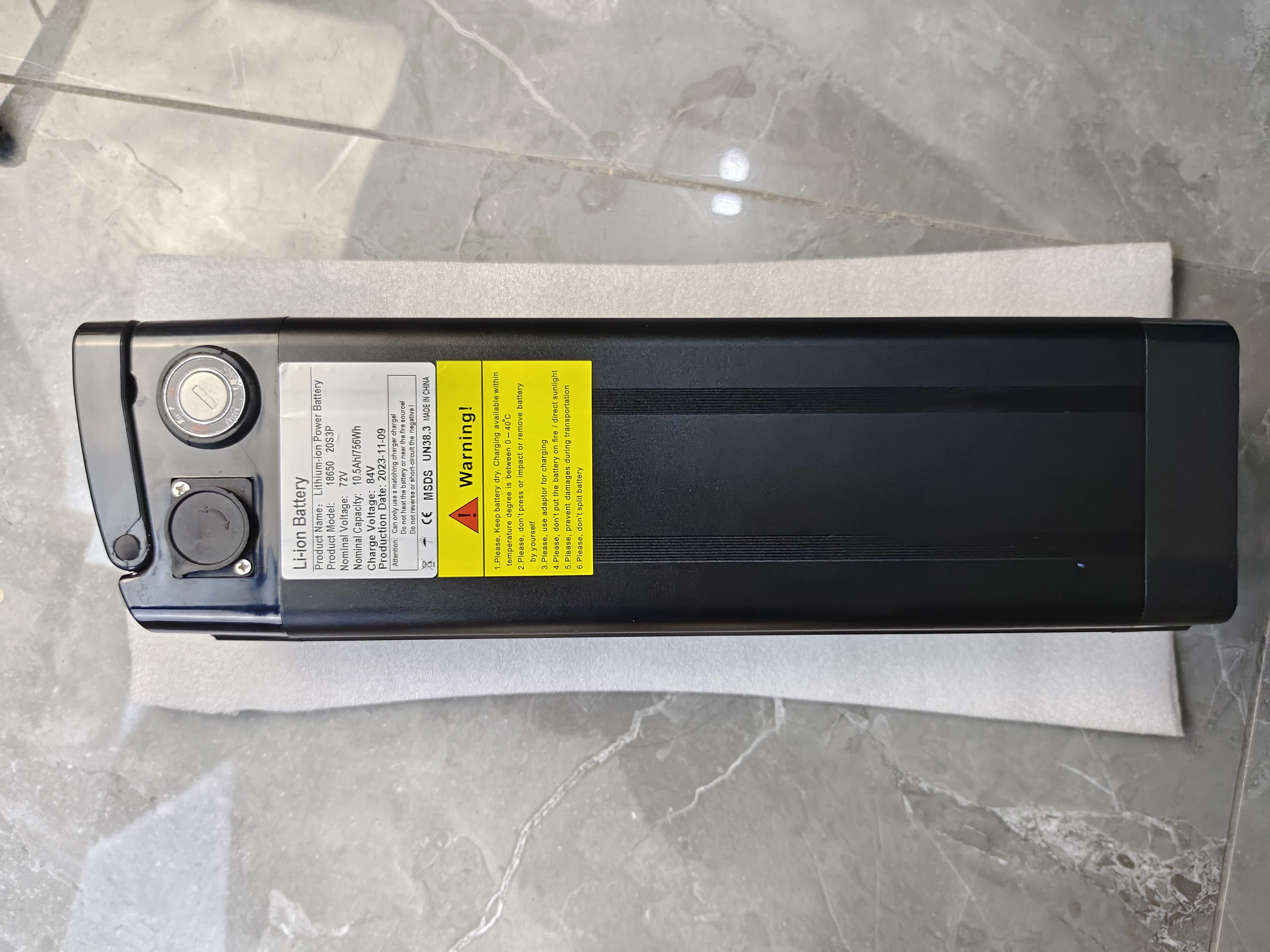 with Aluminum Case Anti-theft Lock 72V 15000mAh Lithium ion Battery Pack 18650 15Ah for Silver Fish Style Battery
with Aluminum Case Anti-theft Lock 72V 15000mAh Lithium ion Battery Pack 18650 15Ah for Silver Fish Style Battery