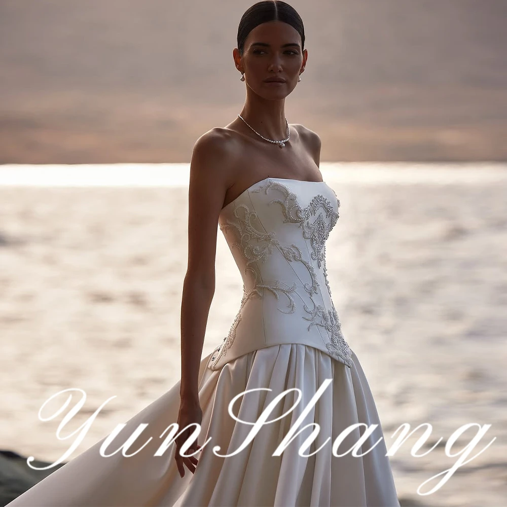 YunShang индивидуальный корсет без бретелек с кружевной аппликацией, бальное платье, свадебное платье с открытой спиной, крест-накрест, длинный шлейф, элегантное роскошное платье 
YunShang индивидуальный корсет без бретелек с кружевной аппликацией, бальное платье, свадебное платье с открытой спиной, крест-накрест, длинный шлейф, элегантное роскошное платье