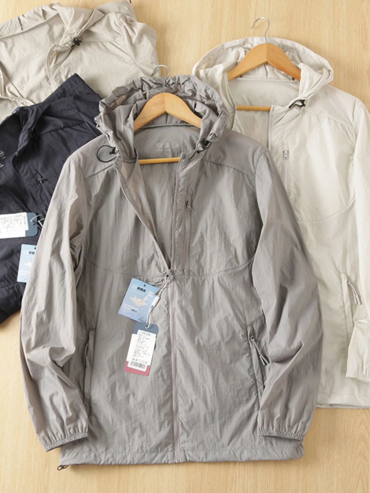 Outdoor UV Protection Jaet UPF50 ex Summer Spor Hooded Breathable Lightweight Faionable Ci Sle Long Sve Casual
Outdoor UV Protection Jaet UPF50 ex Summer Spor Hooded Breathable Lightweight Faionable Ci Sle Long Sve Casual