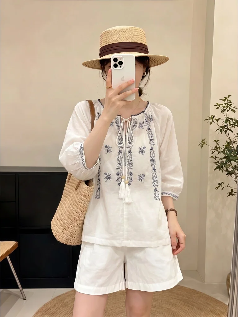 New Chinese Style Embroidered Short Sleeve Shirt Women's plus Size Slimming Seven Sleeve Women's Shirt Summer New Arrival
New Chinese Style Embroidered Short Sleeve Shirt Women's plus Size Slimming Seven Sleeve Women's Shirt Summer New Arrival