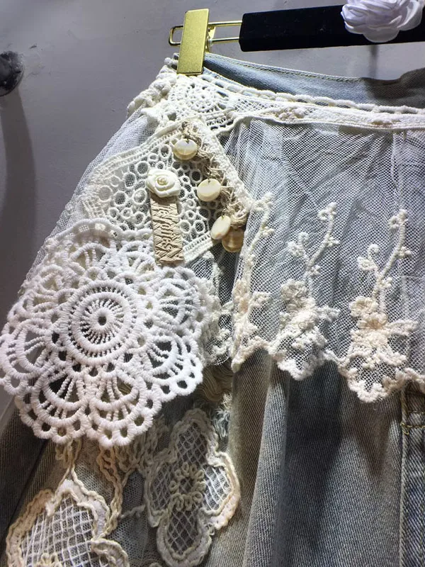 Fashion 2025 New Summer Hole Jeans for Women Elegant Embroidery Lace High Waist Denim Trousers Casual Female Straight Pants
Fashion 2025 New Summer Hole Jeans for Women Elegant Embroidery Lace High Waist Denim Trousers Casual Female Straight Pants