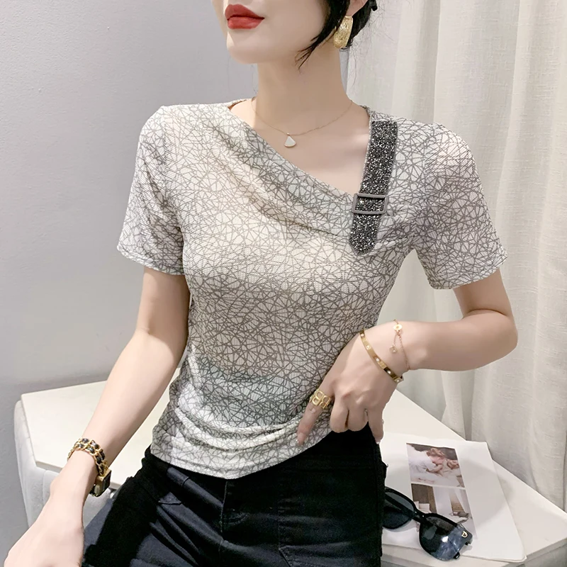 2023 New Summer European Style Mesh T-Shirt Women Fashion Sexy Skew Collar Shiny Diamonds Belt Tops Short Sleeve Hot Tees 36138
2023 New Summer European Style Mesh T-Shirt Women Fashion Sexy Skew Collar Shiny Diamonds Belt Tops Short Sleeve Hot Tees 36138