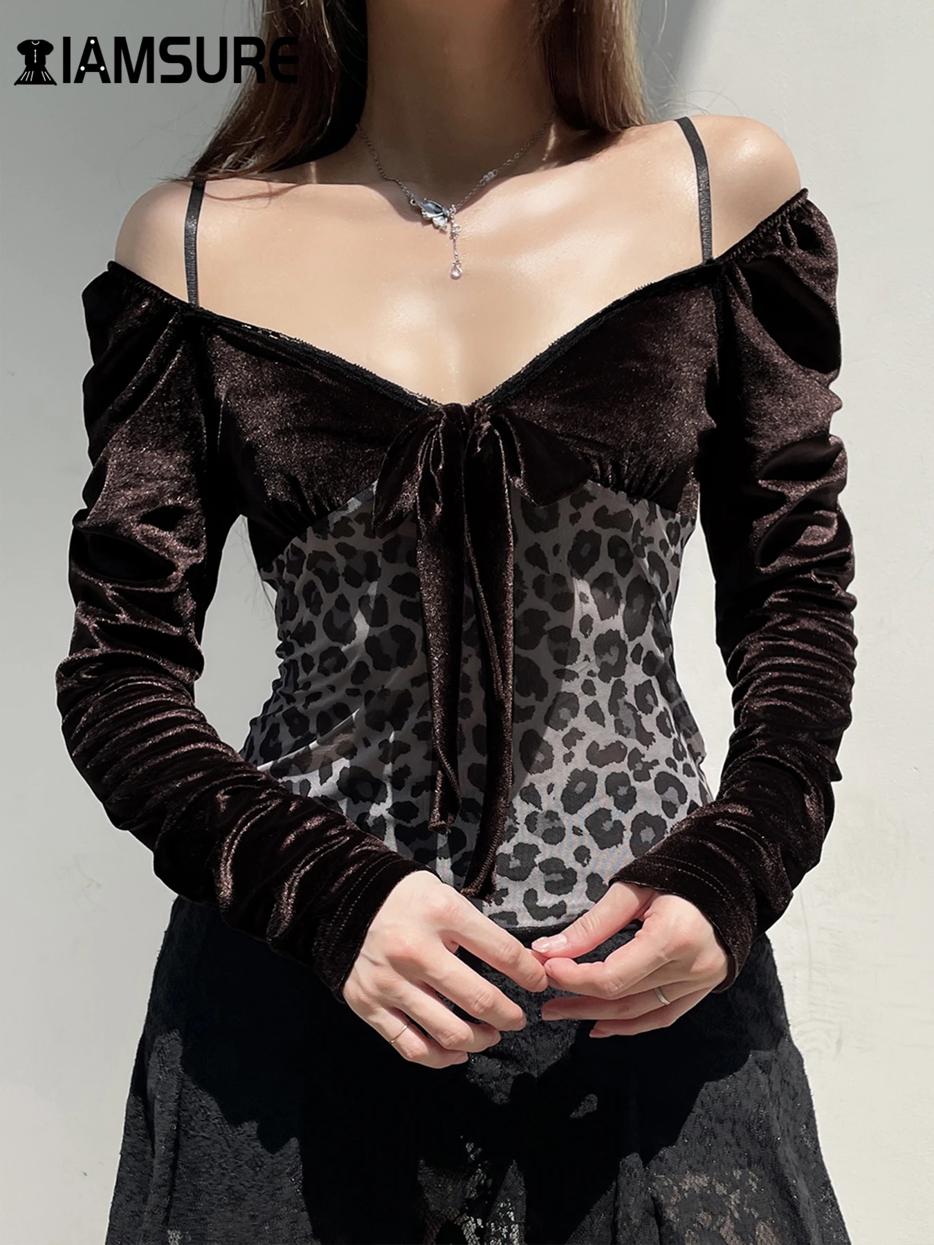 IAMSURE Casual Patchwork Leopard Printed Velvet T Shirt Slim V-Neck Long Sleeve Tees Women 2024 Autumn Spring Fashion Streetwear
IAMSURE Casual Patchwork Leopard Printed Velvet T Shirt Slim V-Neck Long Sleeve Tees Women 2024 Autumn Spring Fashion Streetwear