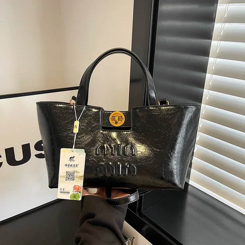 High-End Minimalist Unique Leisure Business Stylish Clutch Mini Bag Casual Simple Vintage Fashionable Trendy Design
High-End Minimalist Unique Leisure Business Stylish Clutch Mini Bag Casual Simple Vintage Fashionable Trendy Design