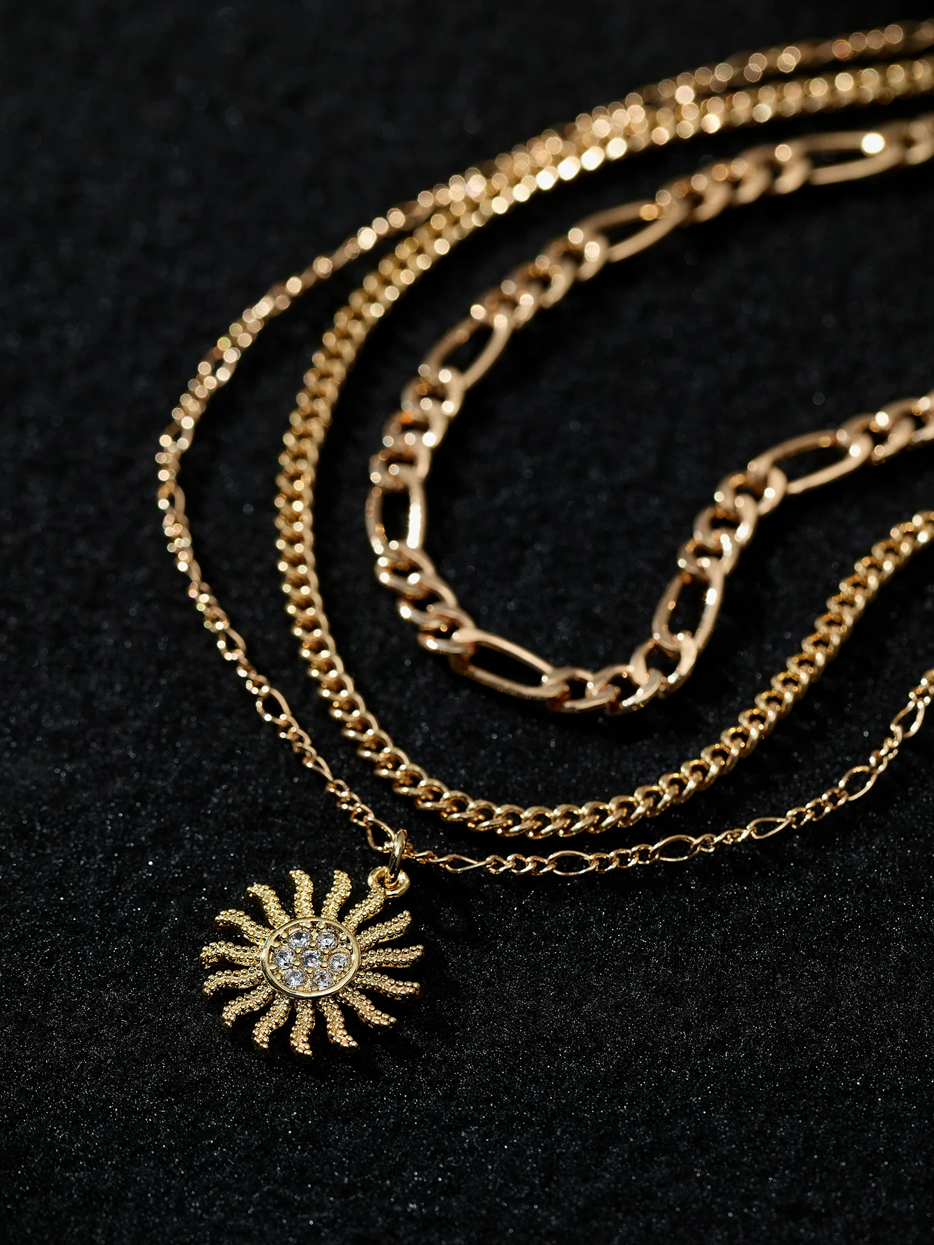 Niche New Multi-Layer Necklace Irregular Sun Zircon Pendant Bar Chain Vacation Party Concert Shopping Trendy Fashion Necklace
Niche New Multi-Layer Necklace Irregular Sun Zircon Pendant Bar Chain Vacation Party Concert Shopping Trendy Fashion Necklace