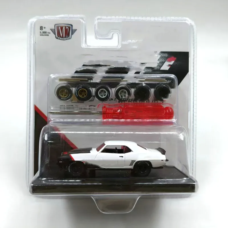 Alloy Car Models, Classic Collectible Ornaments, Simulated Car Models, Brand New with Packaging
Alloy Car Models, Classic Collectible Ornaments, Simulated Car Models, Brand New with Packaging