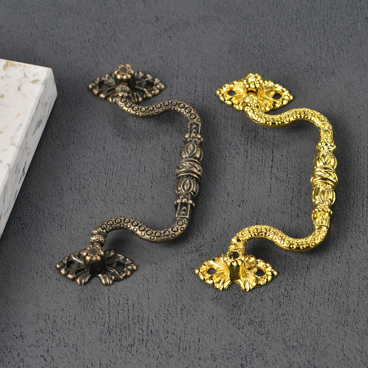 Small Chinese classical handle furniture, drawer handle, antique bronze clothing, cabinet door handle, zinc alloy
Small Chinese classical handle furniture, drawer handle, antique bronze clothing, cabinet door handle, zinc alloy