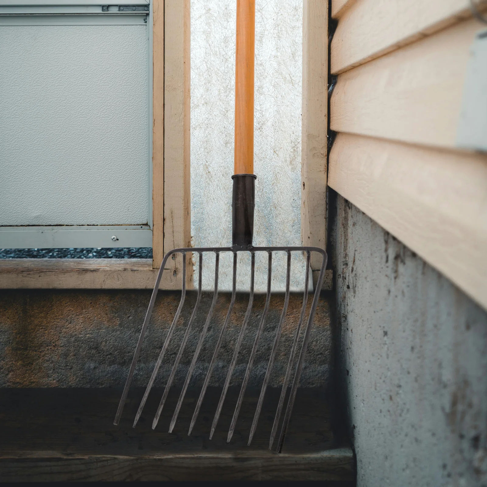 Gardening Fork Replacement Head Heavy Duty Metal for Soil Loosening Manure Compost Handling Yard Maintenance Tool Equipment
Gardening Fork Replacement Head Heavy Duty Metal for Soil Loosening Manure Compost Handling Yard Maintenance Tool Equipment