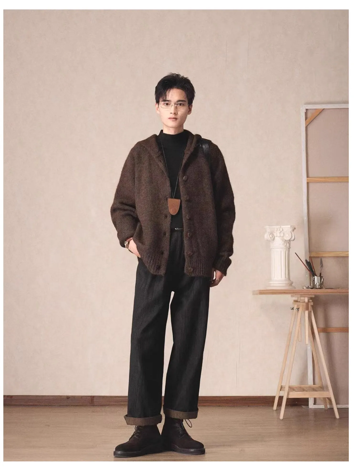 Мужской вязаный кардиган с капюшоном в американском ретро-стиле, осенне-зимняя модная верхняя одежда от известного бренда
Мужской вязаный кардиган с капюшоном в американском ретро-стиле, осенне-зимняя модная верхняя одежда от известного бренда