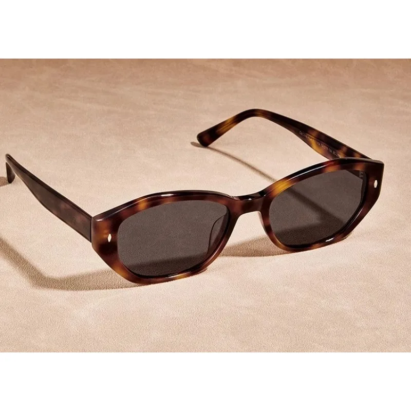 Cat-eye Sunglasses for Women Can Be Paired with High-end Anti-ultraviolet and Sun Protection Sunglasses of 2025 New Style
Cat-eye Sunglasses for Women Can Be Paired with High-end Anti-ultraviolet and Sun Protection Sunglasses of 2025 New Style